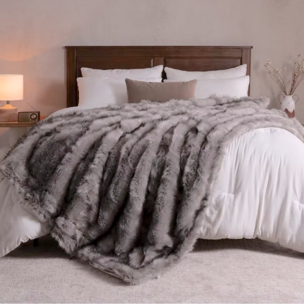 🆕 Faux Rabbit Fur Throw Bed Spread Luxury High End Real Hotel Gray Resort Style